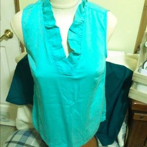 Ruffled collar top NWT